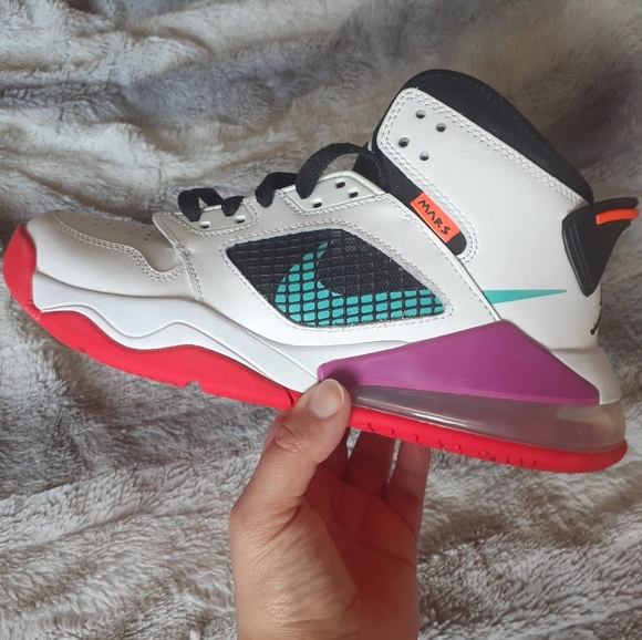 Jordan Mars 270 (GS) - Picture 2 of 5